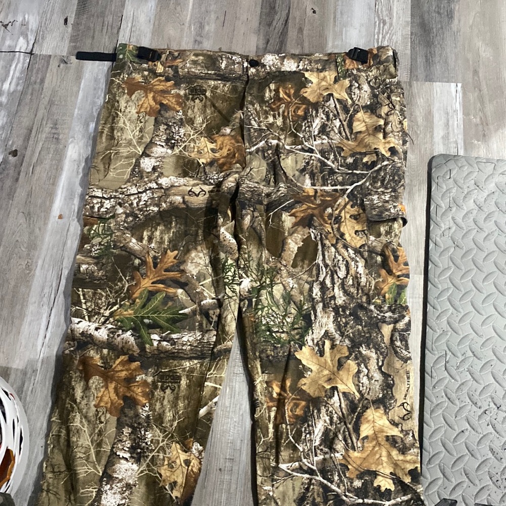 Baggy camo pants